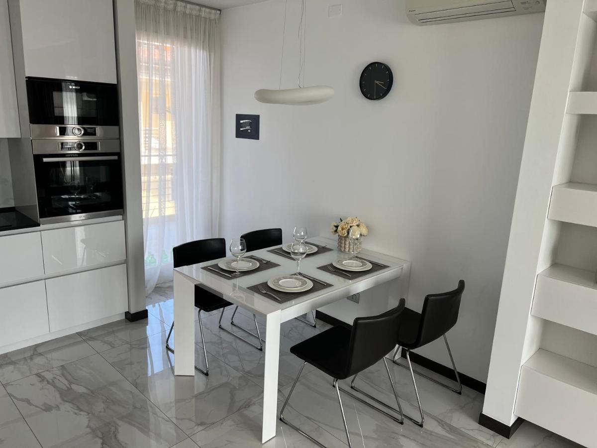 Paganini Suites And Apartments Sirmione Exterior photo